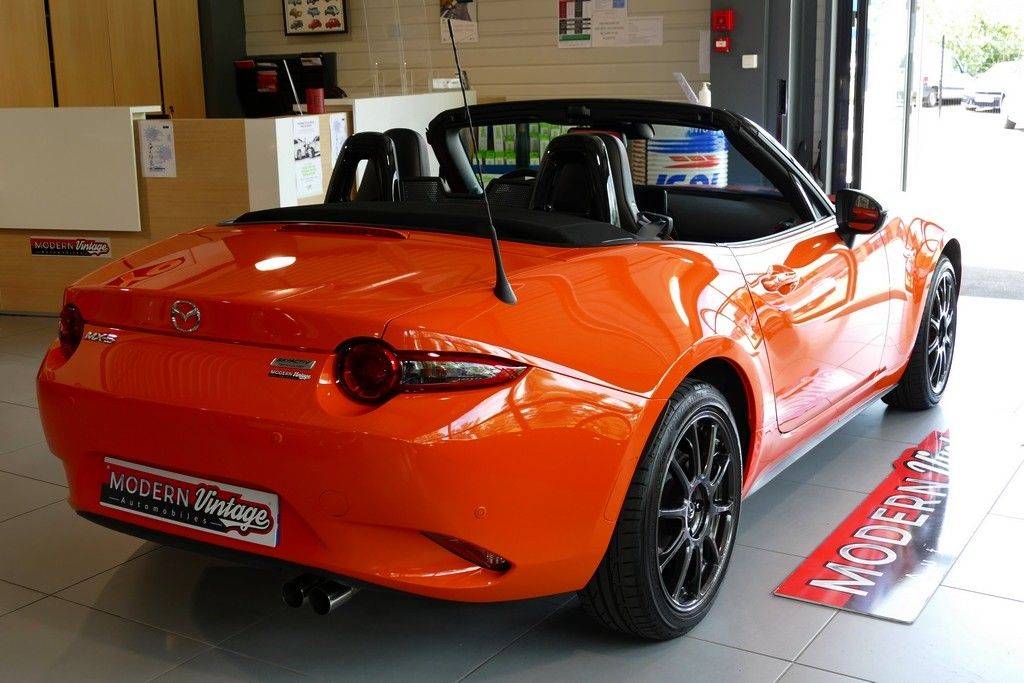 Mazda MX-5 Roadster 2.0 184 30th Anniversary 192/3200 15