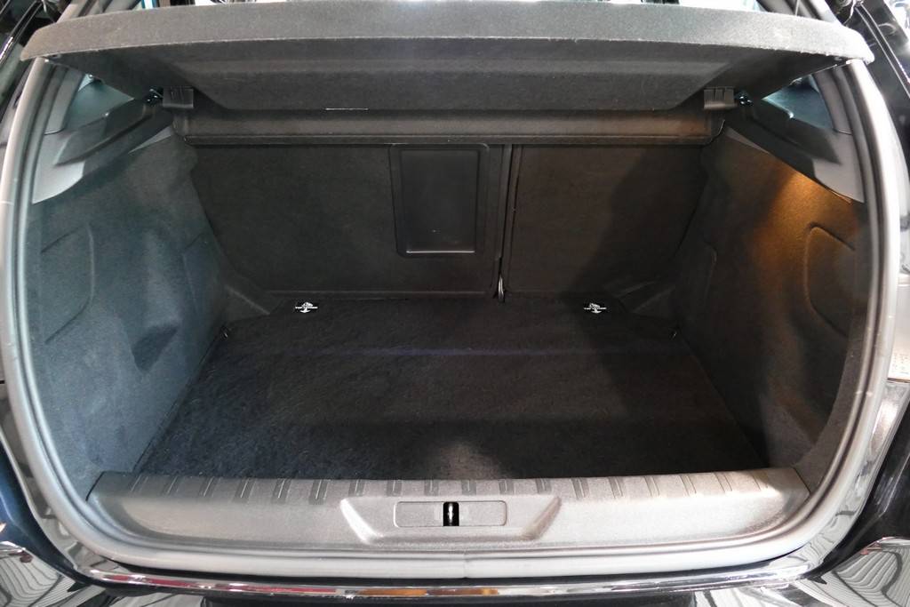 Peugeot 308 GTi 1.6 THP 272cv 4