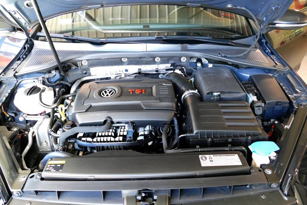 Volkswagen Golf VII GTI Performance 230cv DSG 13