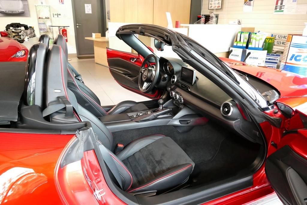 Mazda MX-5 ND 2.0 160 Roadster Selection Recaro 21