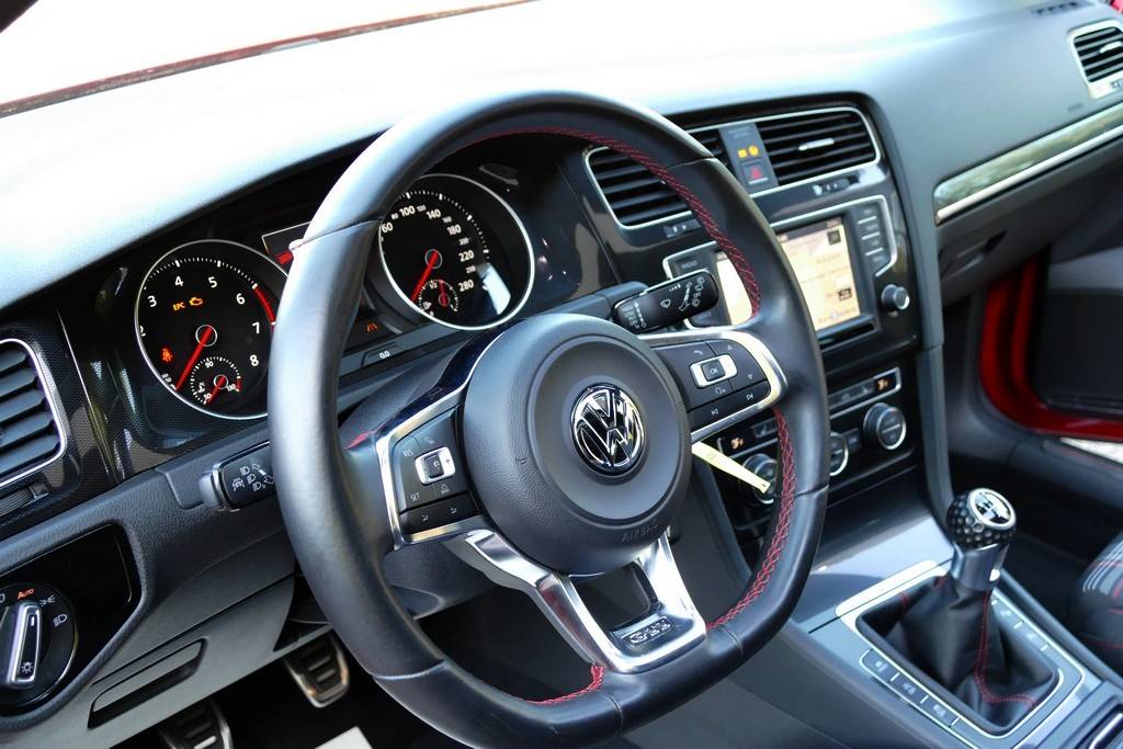 Volkswagen Golf VII GTI Performance 230cv 6