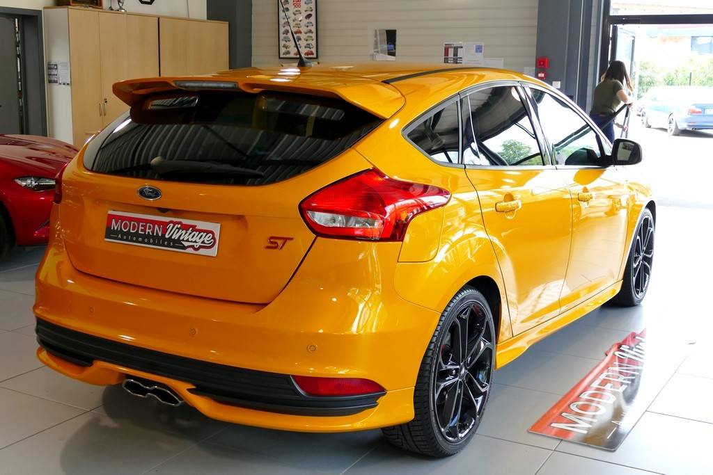 Ford Focus ST 2.0 Ecoboost 250cv 16