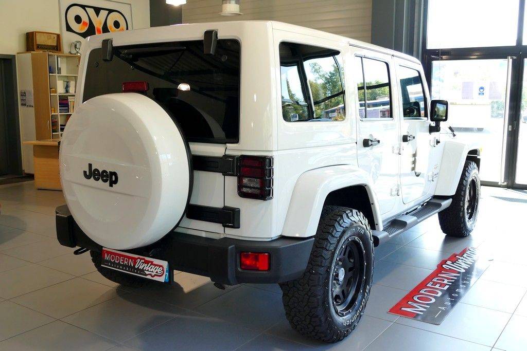 Jeep Wrangler Unlimited 2.8 CRD 200cv Sahara 18