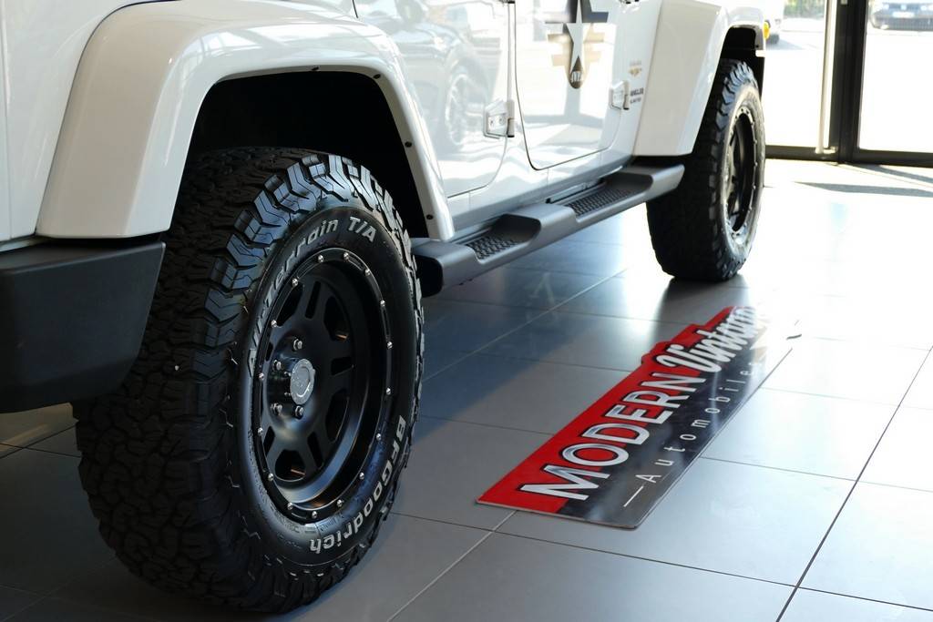 Jeep Wrangler Unlimited 2.8 CRD 200cv Sahara 20