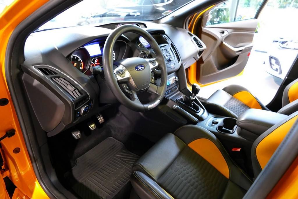 Ford Focus ST 2.0 Ecoboost 250cv 22