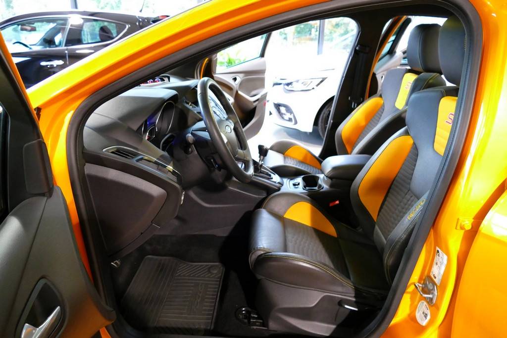 Ford Focus ST 2.0 Ecoboost 250cv 23