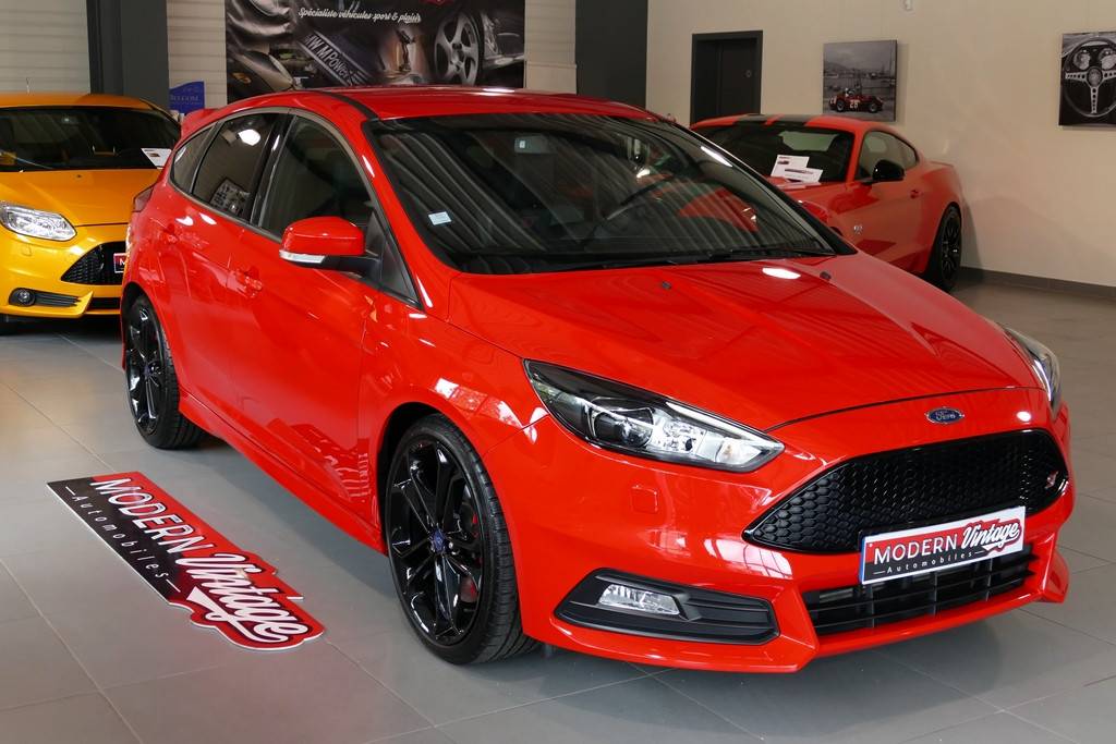 Ford Focus ST 2.0 Ecoboost 250cv 17