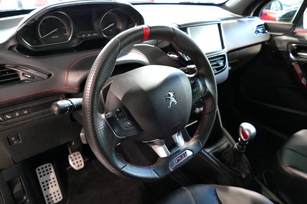 Peugeot 208 GTi 1.6 THP 208 Facelift 7