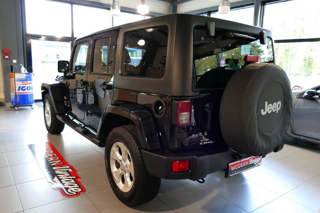 Jeep Wrangler Unlimited 2.8 CRD 200cv Sahara 14