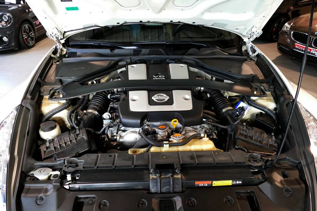 Nissan 370Z Coupe 3.7 V6 328cv Pack 15
