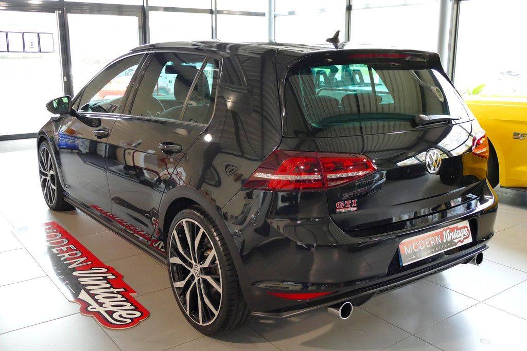 Volkswagen Golf VII GTI Performance 230cv DSG 12