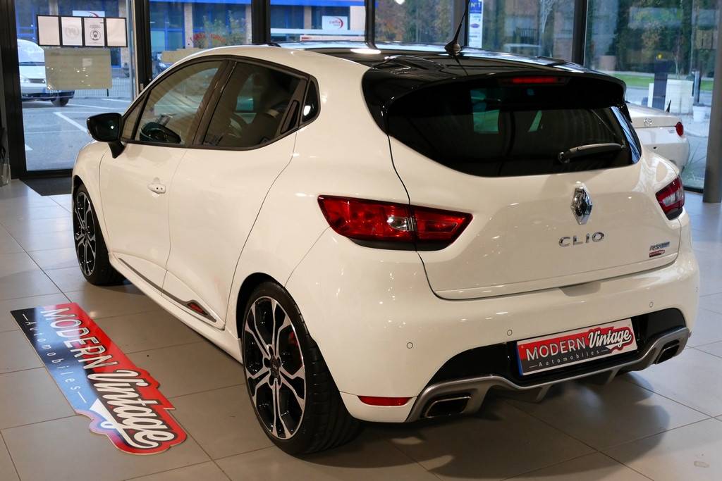 Renault Clio 4 RS Trophy 220 EDC 14