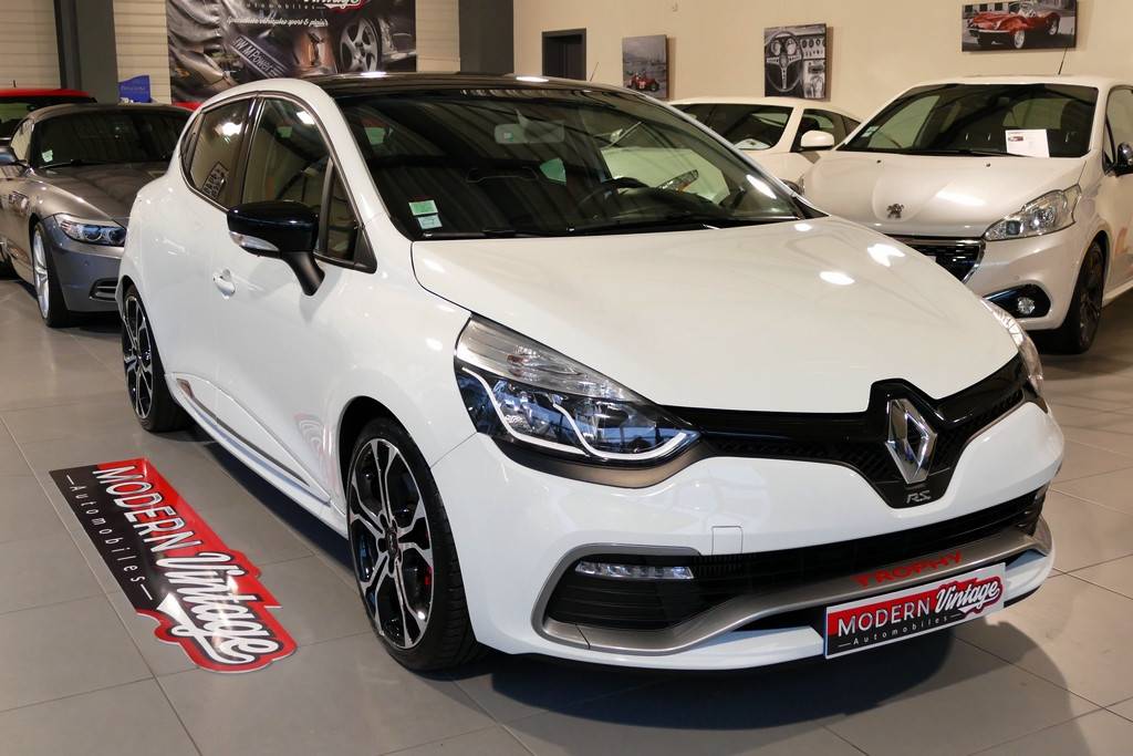 Renault Clio 4 RS Trophy 220 EDC 18