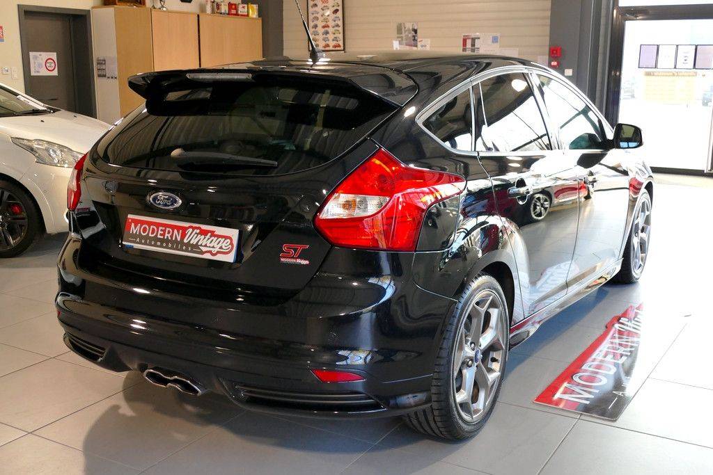 Ford Focus ST 2.0 Ecoboost 250cv 16