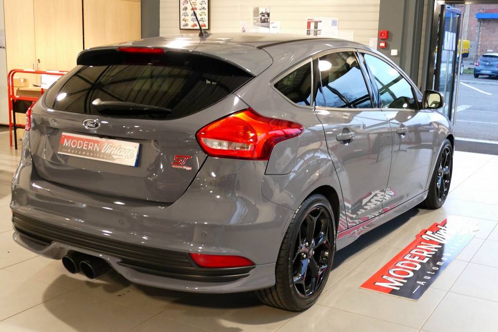 Ford Focus ST 2.0 Ecoboost 250cv 18