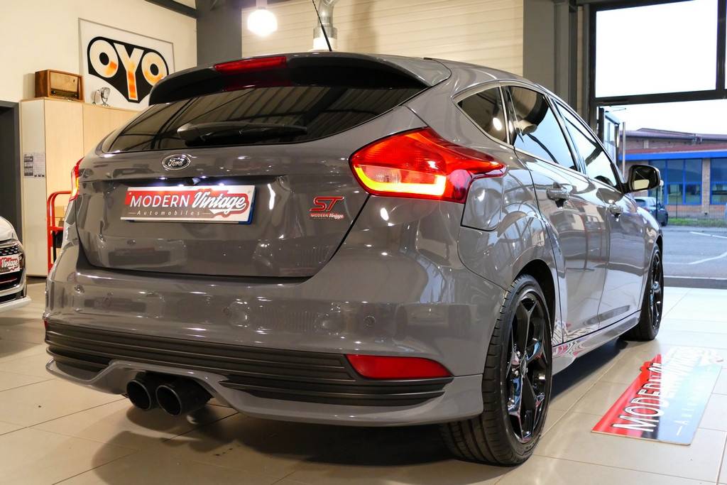 Ford Focus ST 2.0 Ecoboost 250cv 20