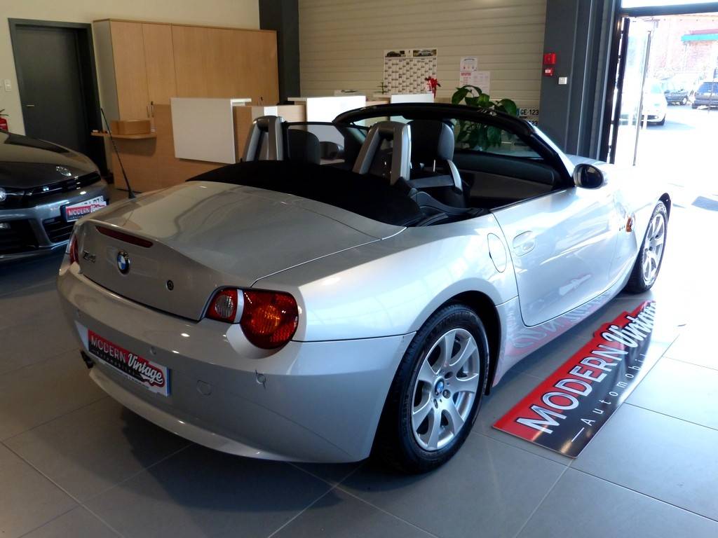 BMW Z4 2.2i 170cv Roadster 9