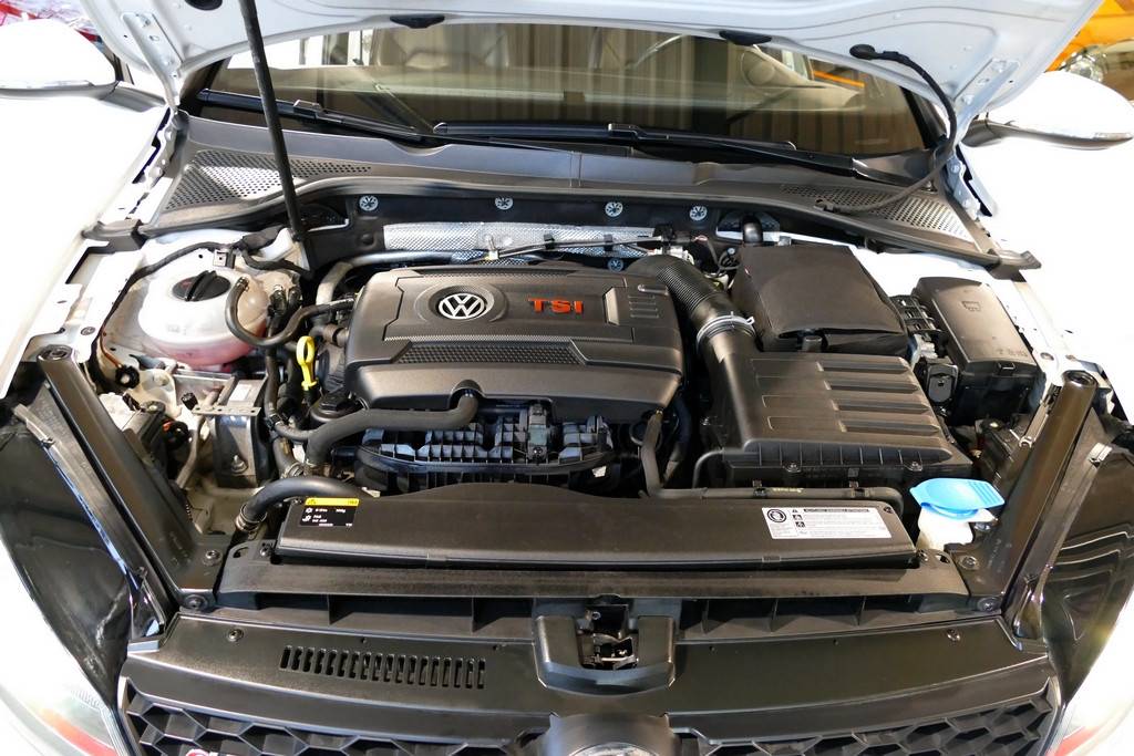 Volkswagen Golf VII GTI Performance 230cv DSG 13