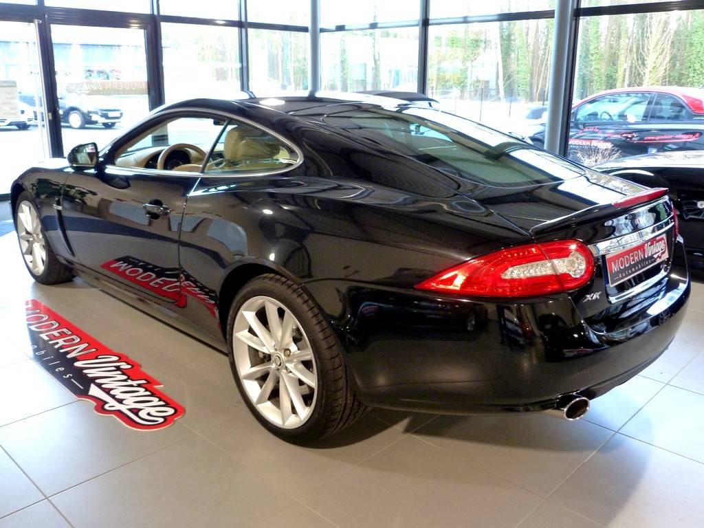 Jaguar XK 5.0 V8 385 Portfolio Bowers Wilkins 13