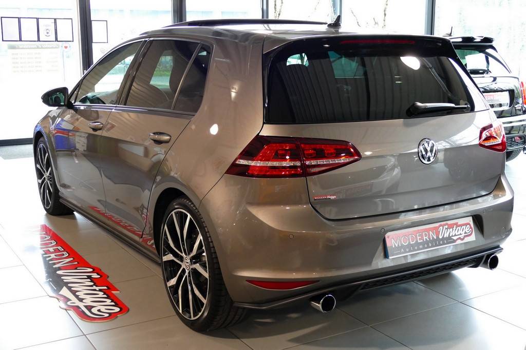 Volkswagen Golf VII GTI Performance 230cv DSG 12