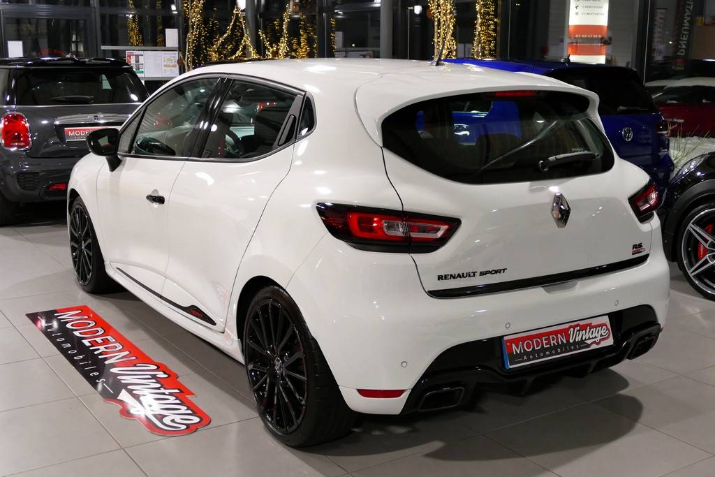 Renault Clio 4 RS Trophy 220 EDC 14