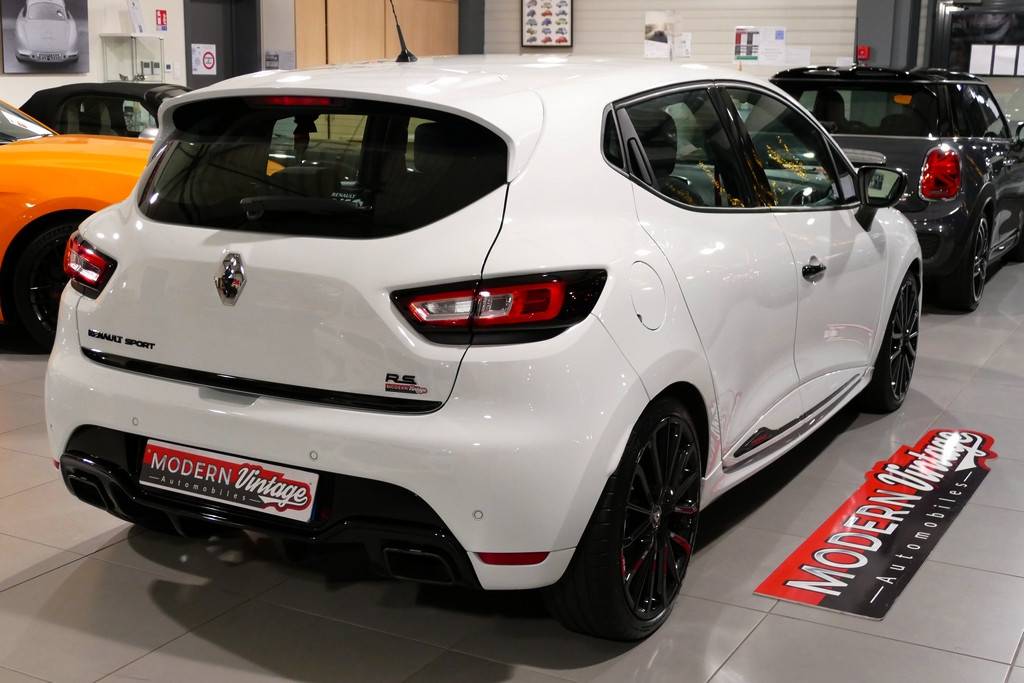 Renault Clio 4 RS Trophy 220 EDC 15