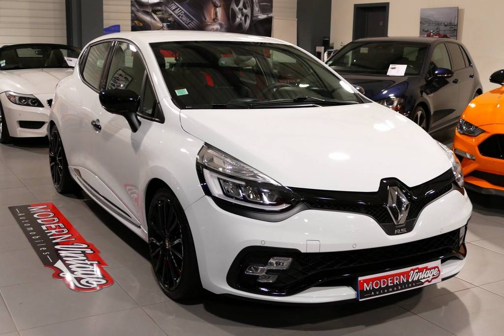 Renault Clio 4 RS Trophy 220 EDC 16