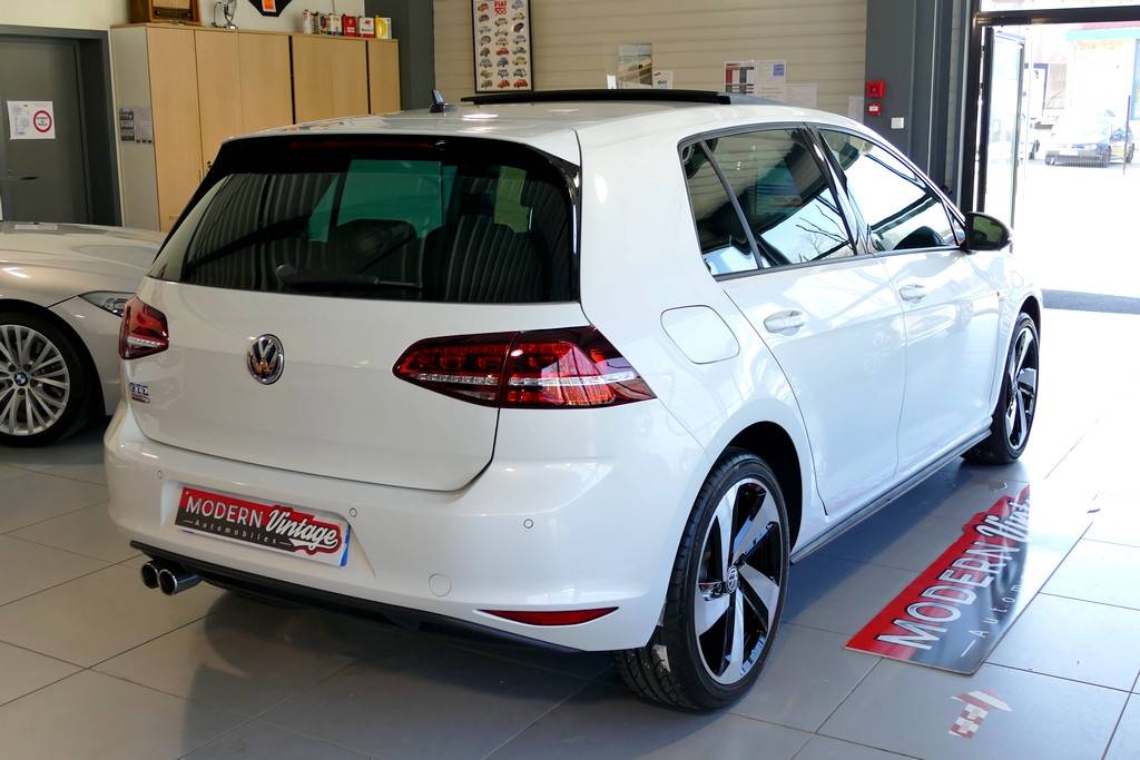 Volkswagen Golf VII GTE 1.4 TSI DSG 204cv 14