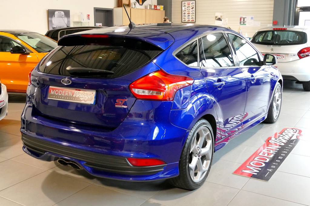 Ford Focus ST 2.0 Ecoboost 250cv 17