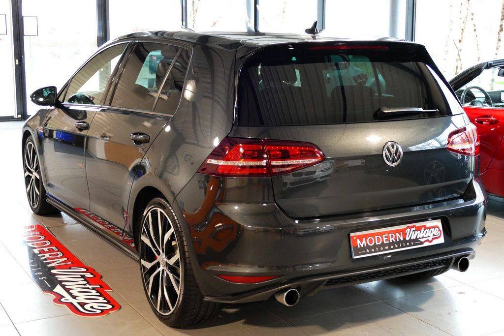 Volkswagen Golf VII GTI Performance 230cv DSG 14