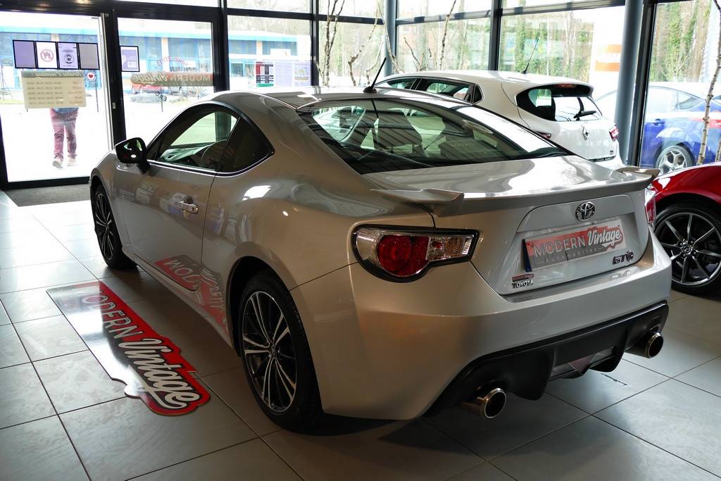 Toyota GT86 2.0 D-4S 200cv 12