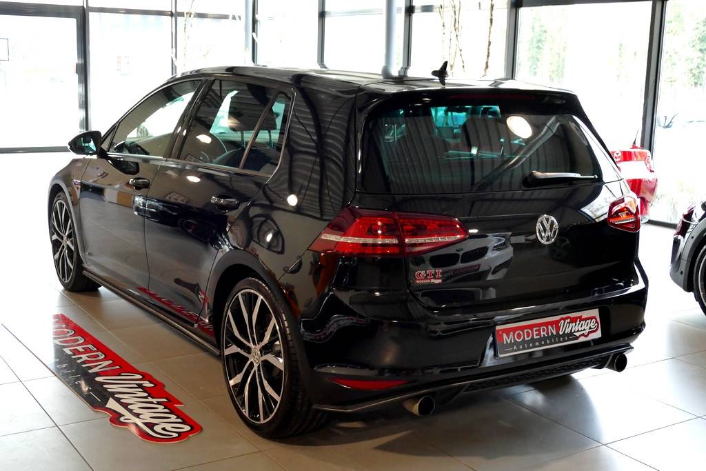 Volkswagen Golf VII GTI Performance 230cv DSG 14