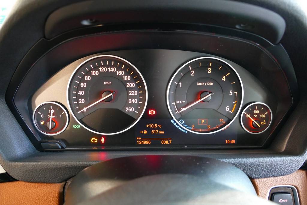 BMW 320d F30 184cv BVA8 Luxury 12