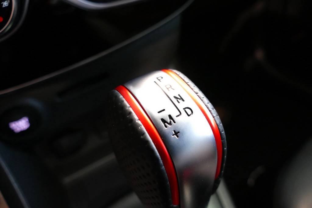 Renault Clio 4 RS18 Trophy 220 EDC 11