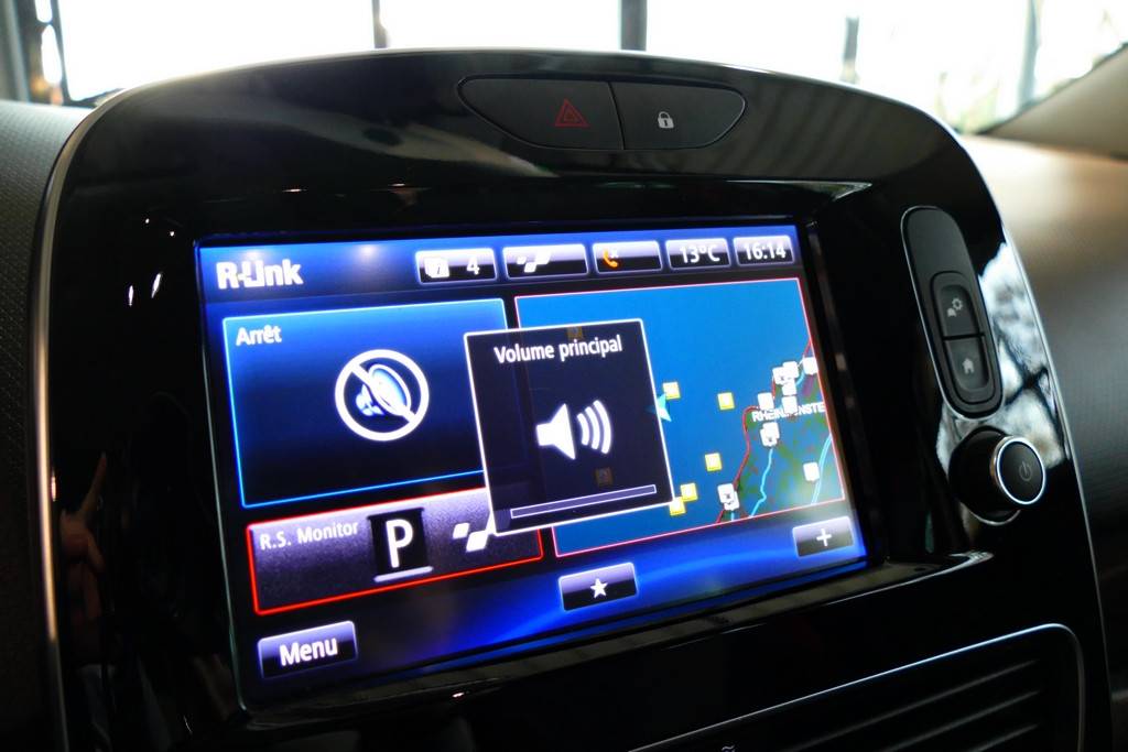 Renault Clio 4 RS18 Trophy 220 EDC 12