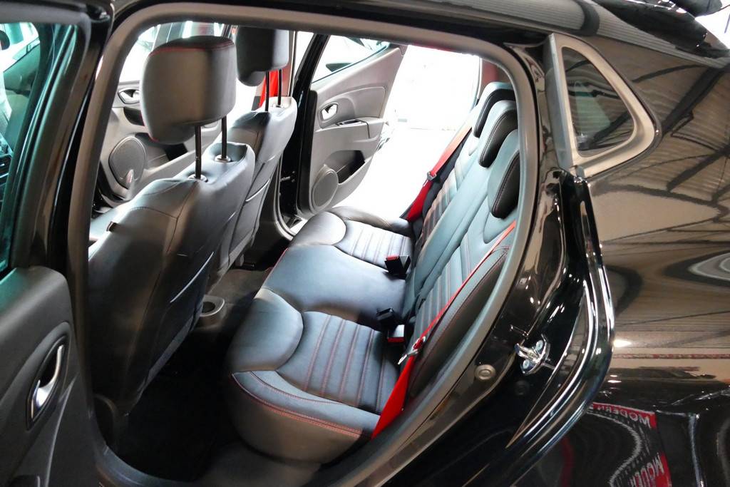 Renault Clio 4 RS18 Trophy 220 EDC 23