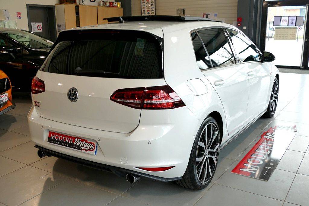 Volkswagen Golf VII GTI Performance 230cv DSG 16