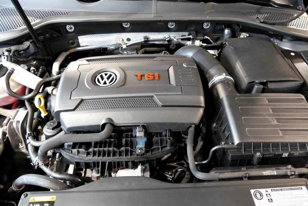 Volkswagen Golf VII GTI Performance 230cv 7