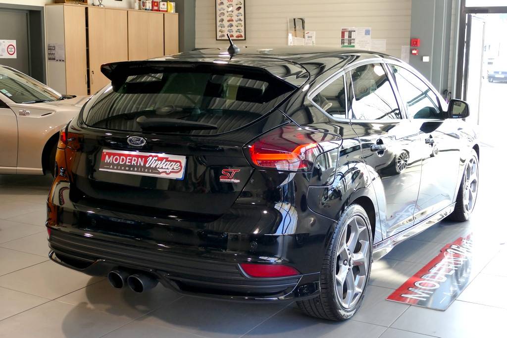 Ford Focus ST 2.0 Ecoboost 250cv 16