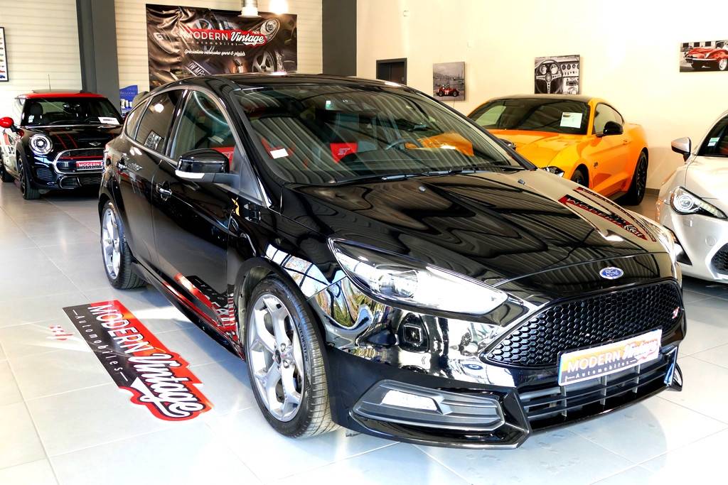 Ford Focus ST 2.0 Ecoboost 250cv 17