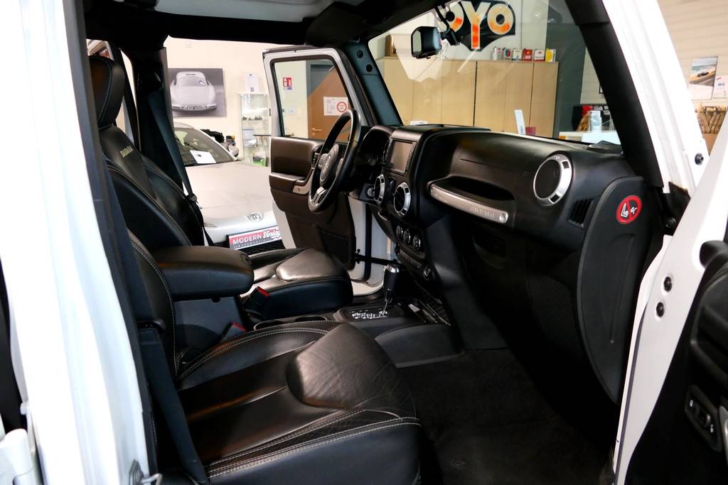 Jeep Wrangler Unlimited 2.8 CRD 200cv Sahara 5