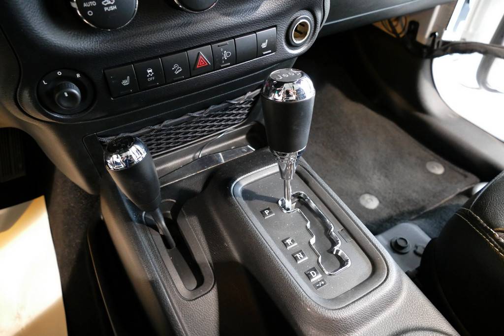 Jeep Wrangler Unlimited 2.8 CRD 200cv Sahara 9