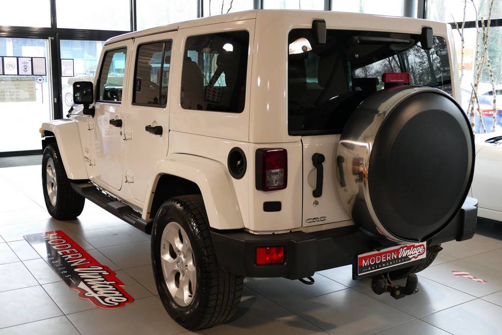 Jeep Wrangler Unlimited 2.8 CRD 200cv Sahara 11