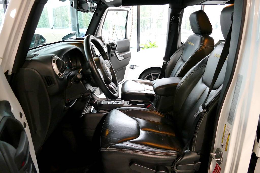 Jeep Wrangler Unlimited 2.8 CRD 200cv Sahara 16