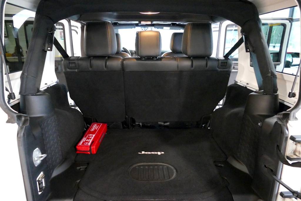 Jeep Wrangler Unlimited 2.8 CRD 200cv Sahara 18