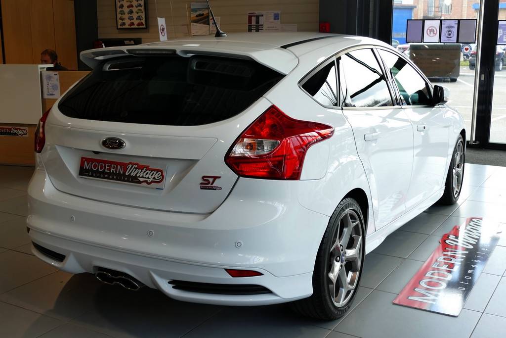 Ford Focus ST 2.0 Ecoboost 250cv 17