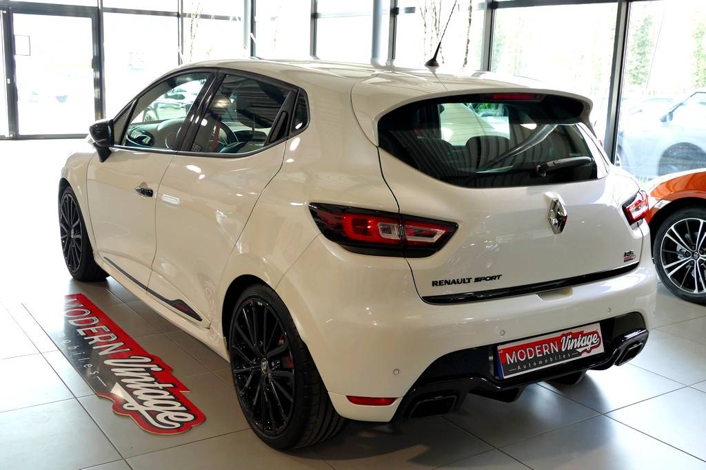 Renault Clio 4 RS Trophy 220 EDC 14