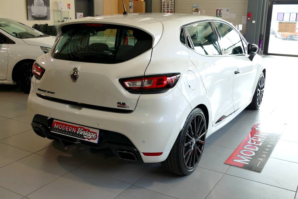 Renault Clio 4 RS Trophy 220 EDC 15