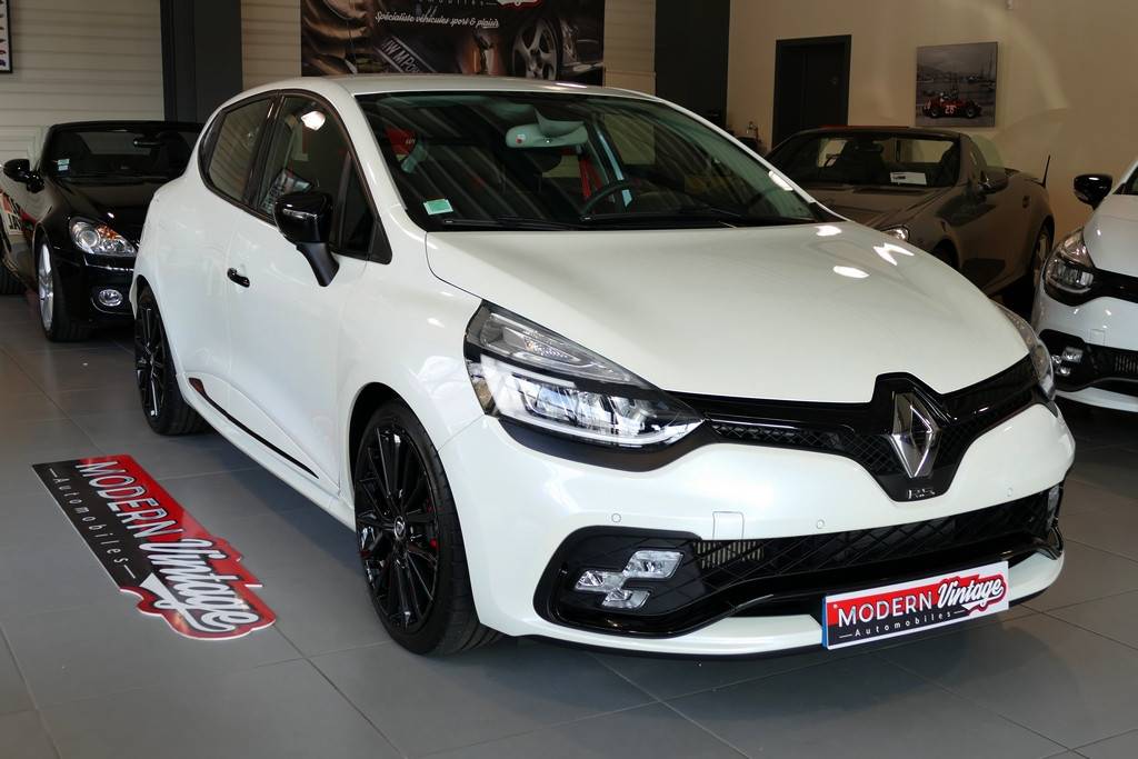 Renault Clio 4 RS Trophy 220 EDC 16