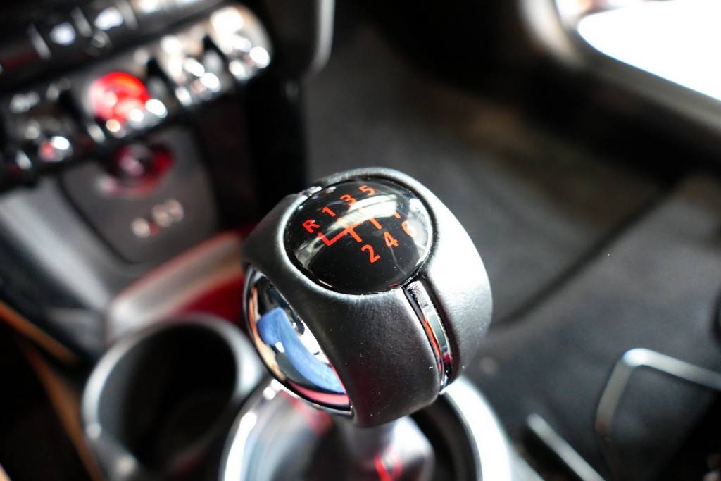 Mini Cooper John Cooper Works 231cv 6